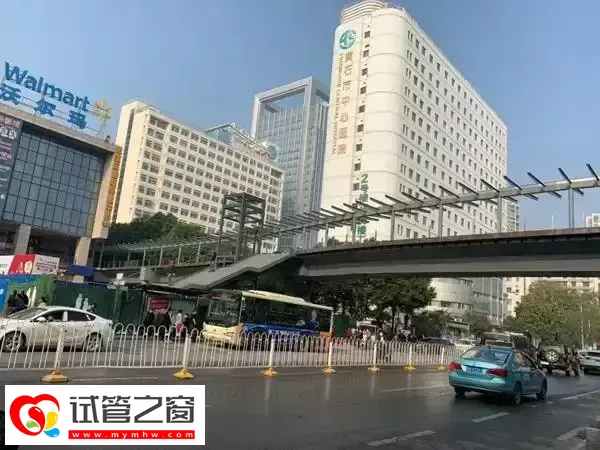 黄石市中心医院仰视图